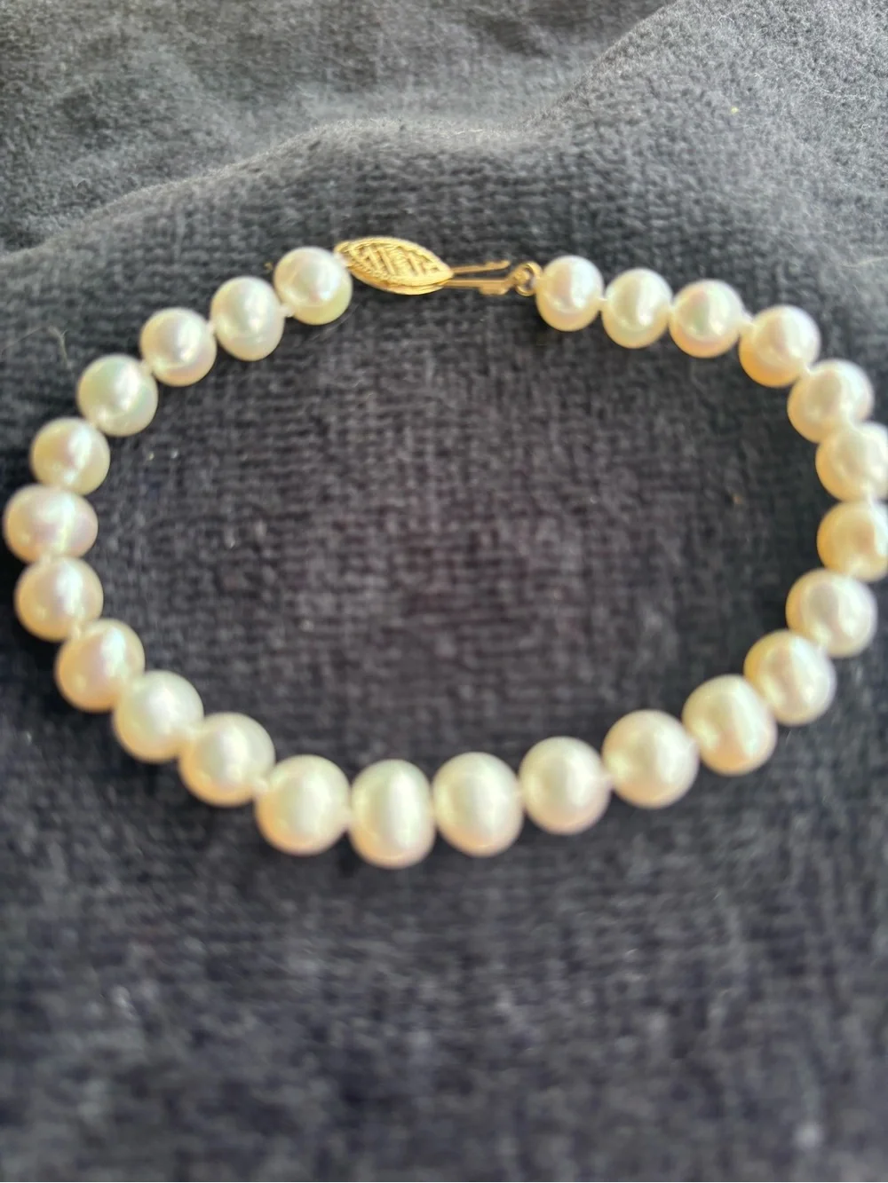 Lustrous Cultured White Pearl Stretch Bracelet for Women